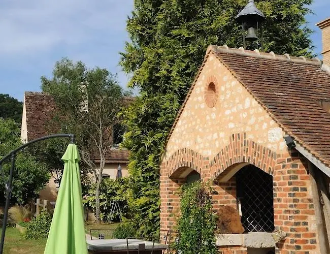 Au Bord De L'huisne بيت للعطل *